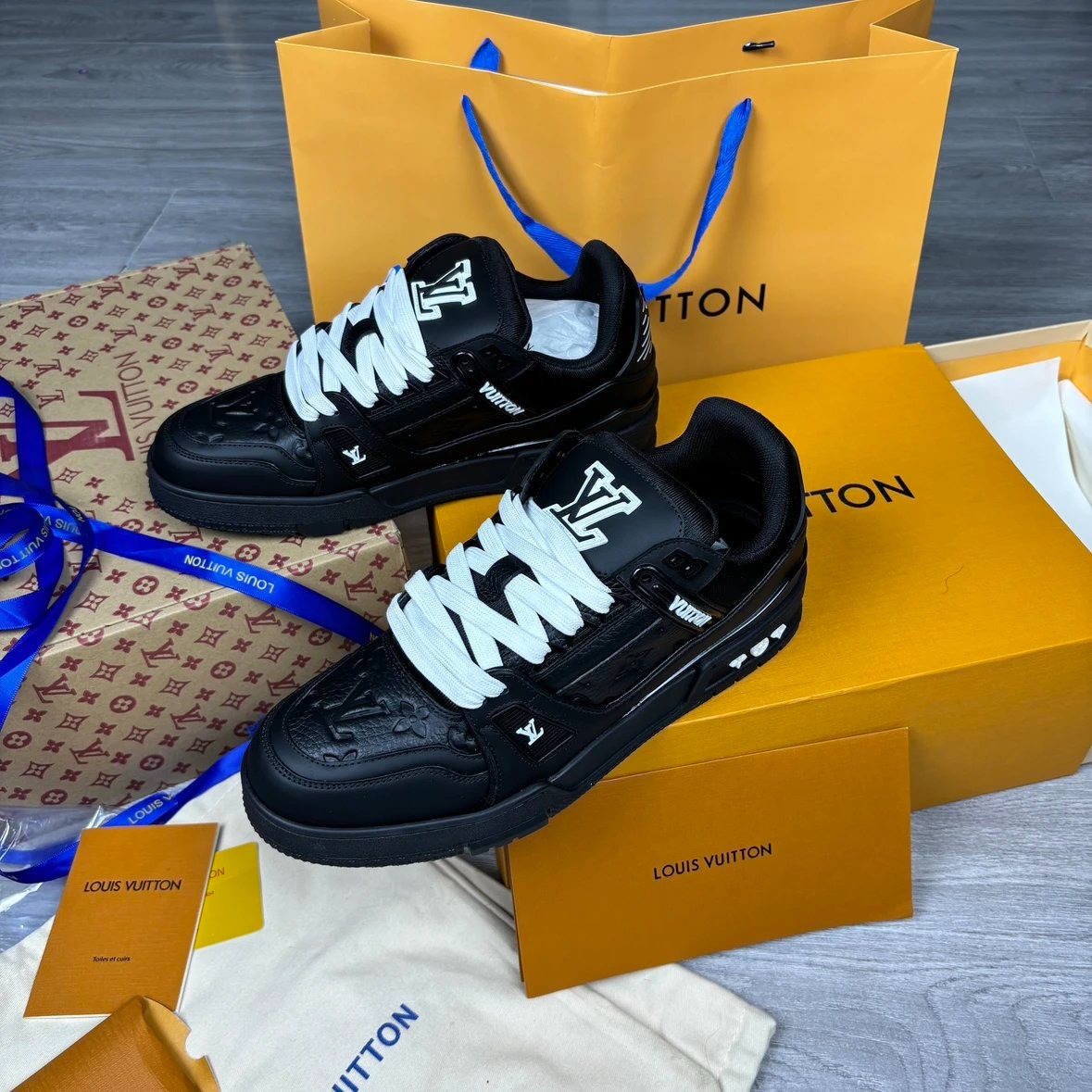 Louis Vuitton Trainer Black Warrior