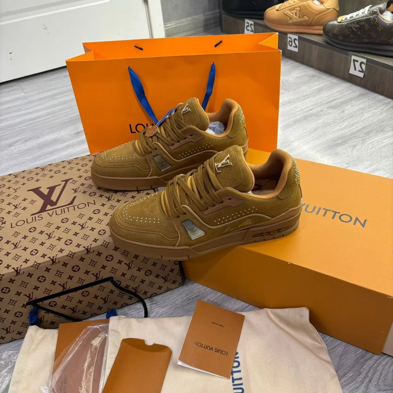 Louis Vuitton Trainer Brown Rivet