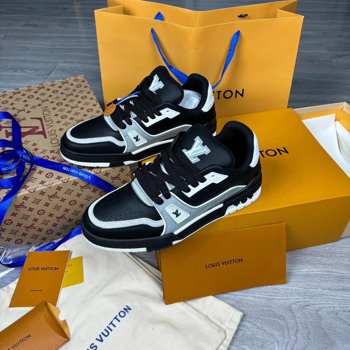 Louis Vuitton Trainer Black Cement